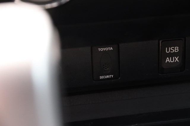 Toyota Tundra 4WD Vehicle Image 20
