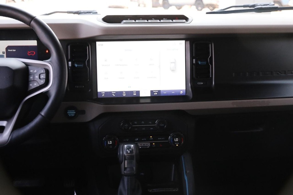 Ford Bronco Vehicle Full-screen Gallery Image 25