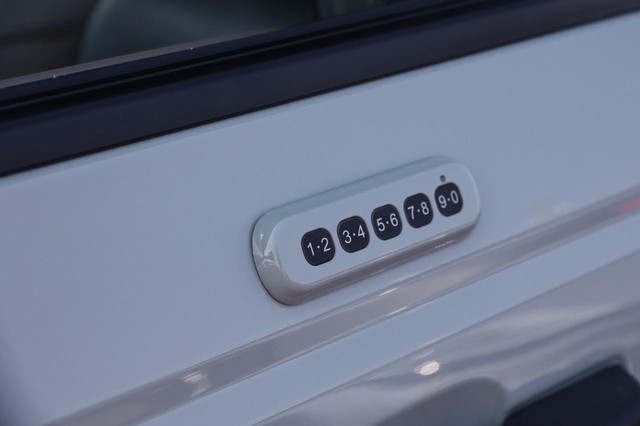 Ford Bronco Vehicle Image 08