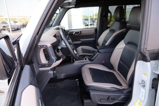 Ford Bronco Vehicle Image 09
