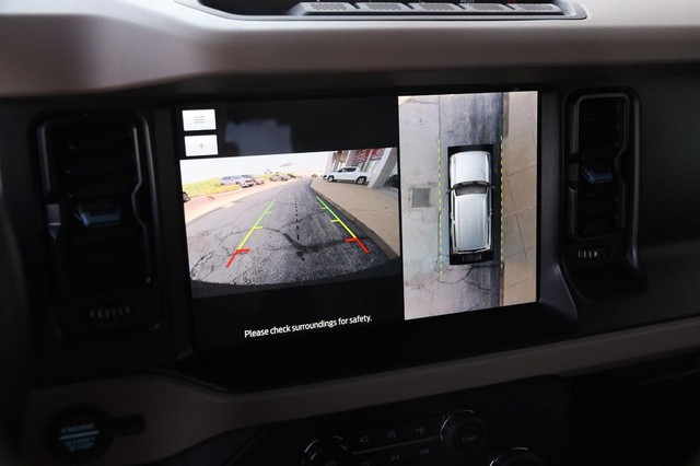 Ford Bronco Vehicle Image 18