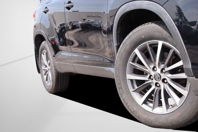 Toyota Highlander Vehicle Image 03