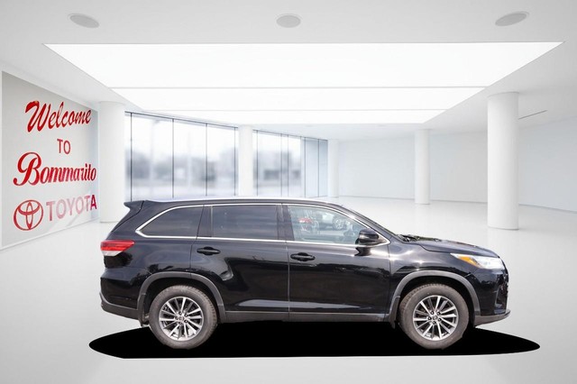 Toyota Highlander Vehicle Image 05