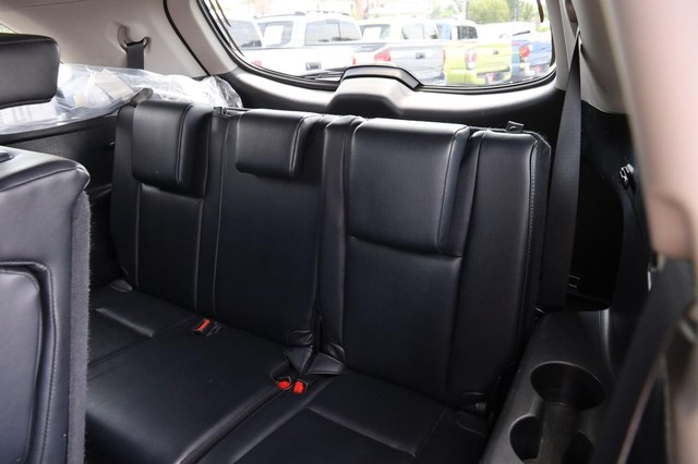 Toyota Highlander Vehicle Image 12