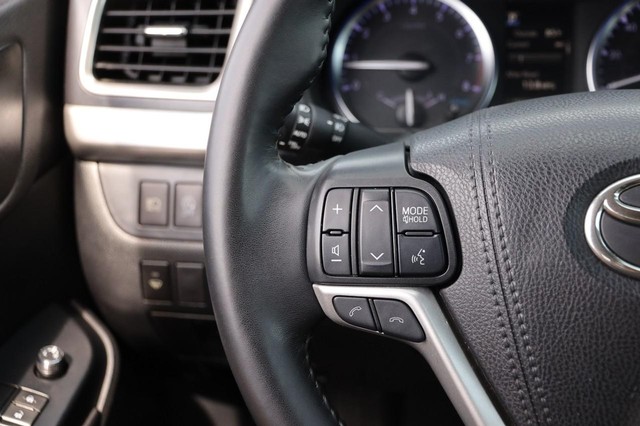Toyota Highlander Vehicle Image 14