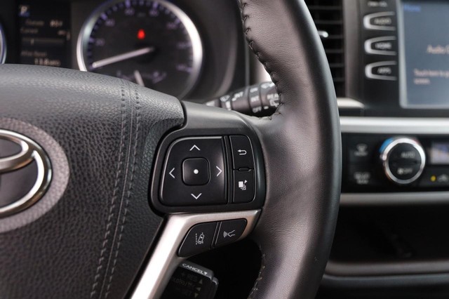 Toyota Highlander Vehicle Image 15