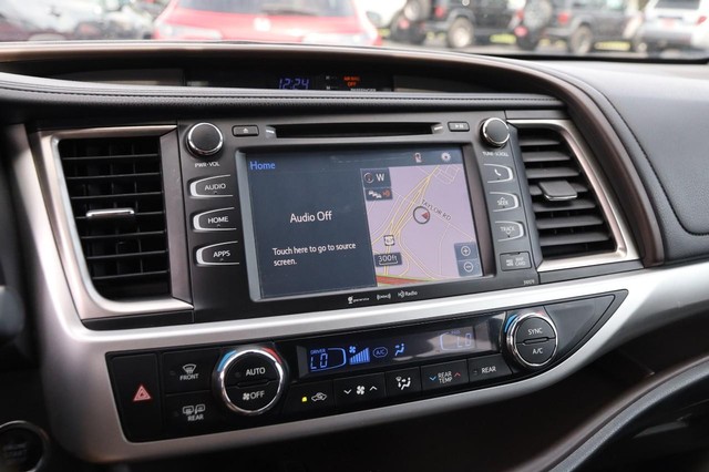 Toyota Highlander Vehicle Image 18