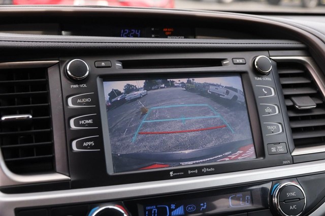 Toyota Highlander Vehicle Image 19