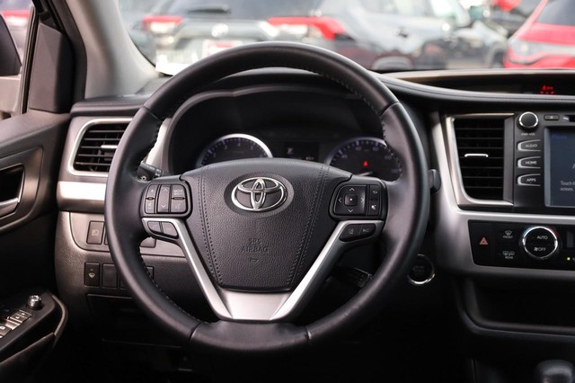 Toyota Highlander Vehicle Image 26