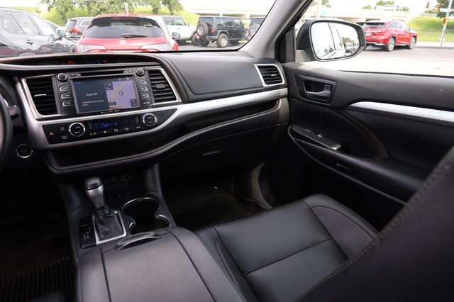 Toyota Highlander Vehicle Image 28