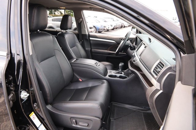 Toyota Highlander Vehicle Image 29
