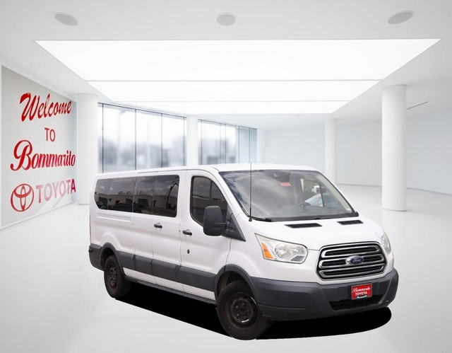 Ford Transit Wagon Vehicle Image 02