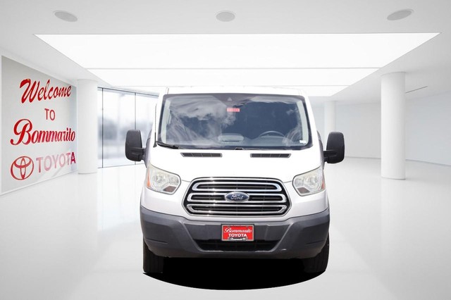 Ford Transit Wagon Vehicle Image 04