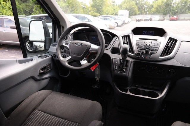 Ford Transit Wagon Vehicle Image 19