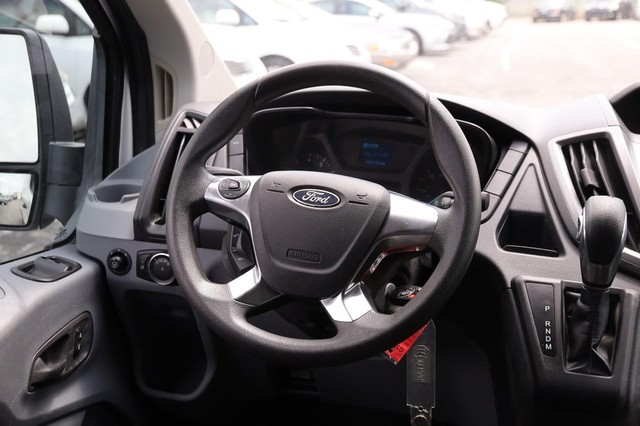 Ford Transit Wagon Vehicle Image 20