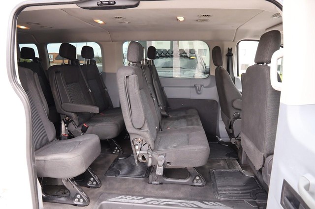 Ford Transit Wagon Vehicle Image 23