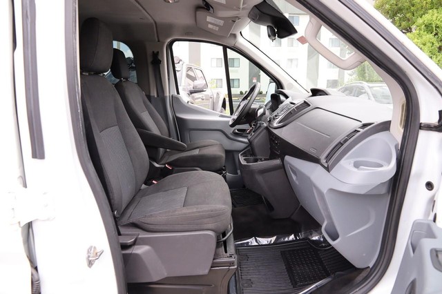 Ford Transit Wagon Vehicle Image 26