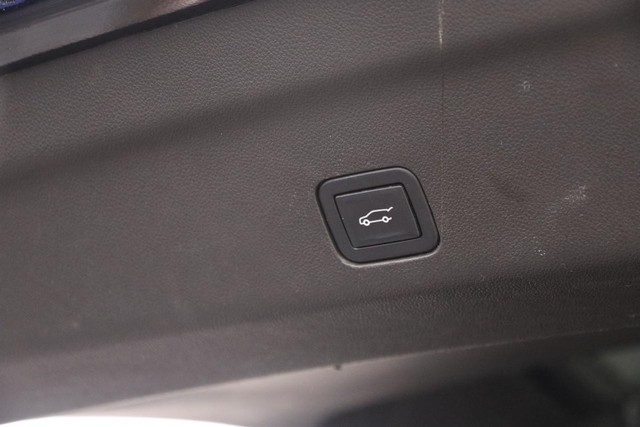 Chevrolet Tahoe Vehicle Full-screen Gallery Image 08