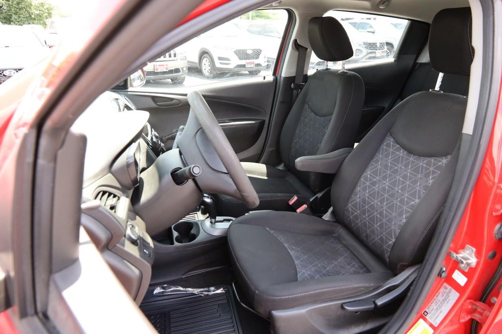 Chevrolet Spark Vehicle Full-screen Gallery Image 08