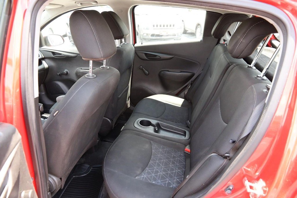 Chevrolet Spark Vehicle Full-screen Gallery Image 09