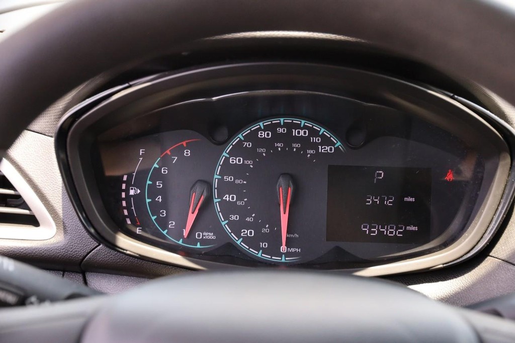 Chevrolet Spark Vehicle Full-screen Gallery Image 11