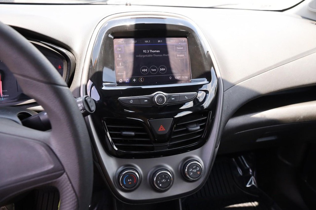 Chevrolet Spark Vehicle Full-screen Gallery Image 13
