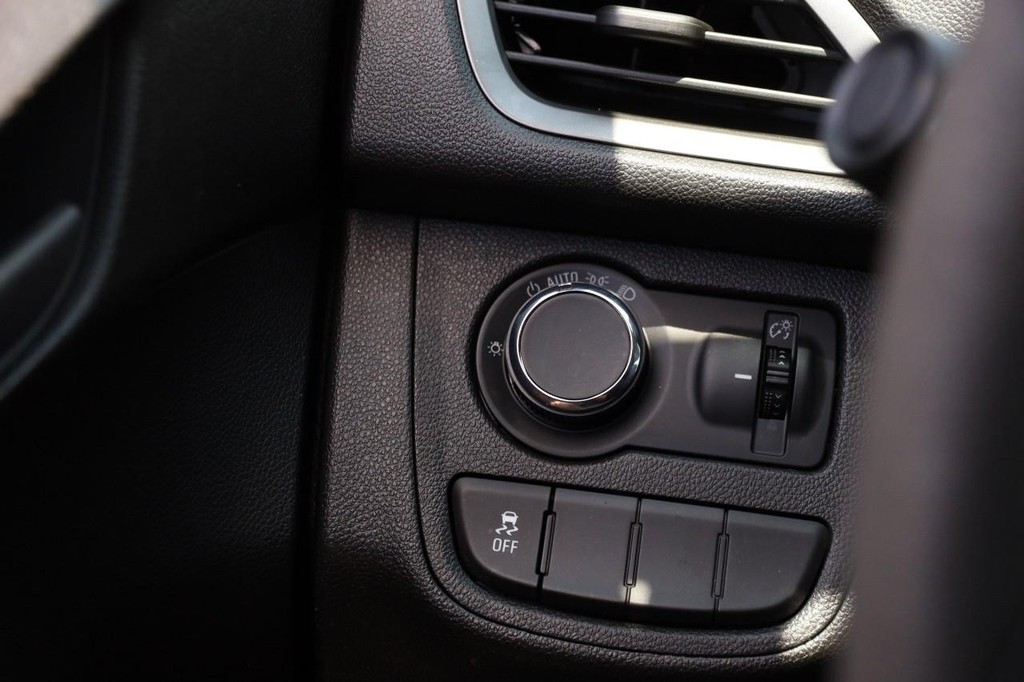 Chevrolet Spark Vehicle Full-screen Gallery Image 16