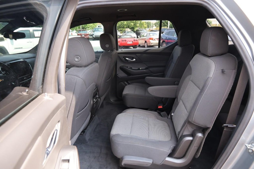 Chevrolet Traverse Vehicle Full-screen Gallery Image 11