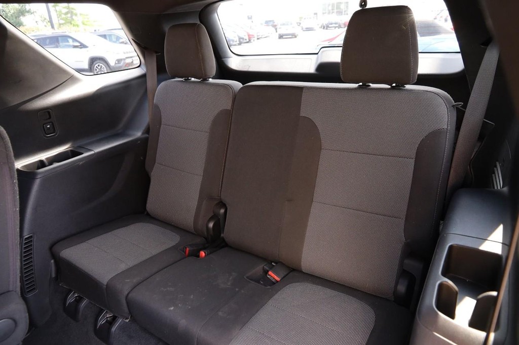 Chevrolet Traverse Vehicle Full-screen Gallery Image 12