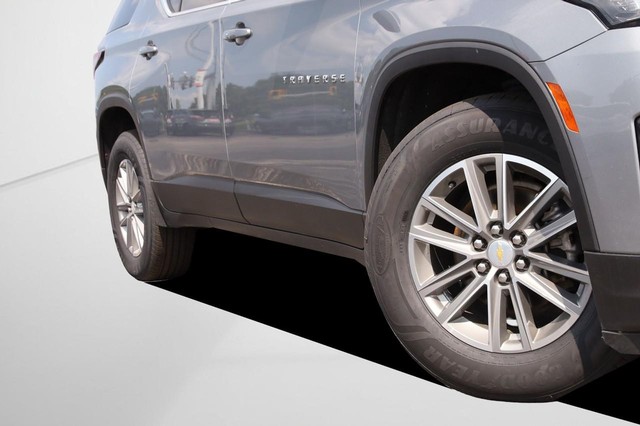 Chevrolet Traverse Vehicle Image 03