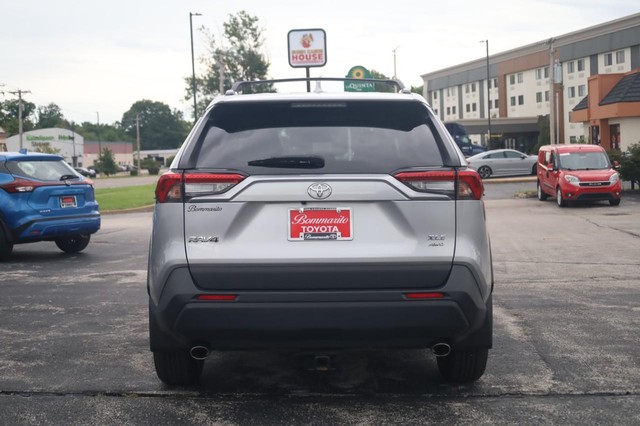 Toyota RAV4 Vehicle Image 05