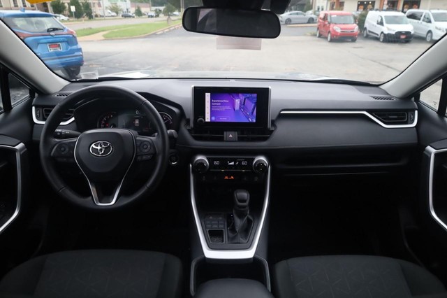 Toyota RAV4 Vehicle Image 06