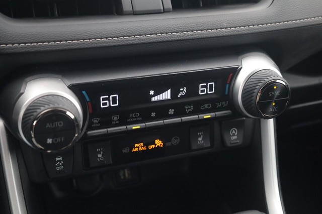 Toyota RAV4 Vehicle Image 15