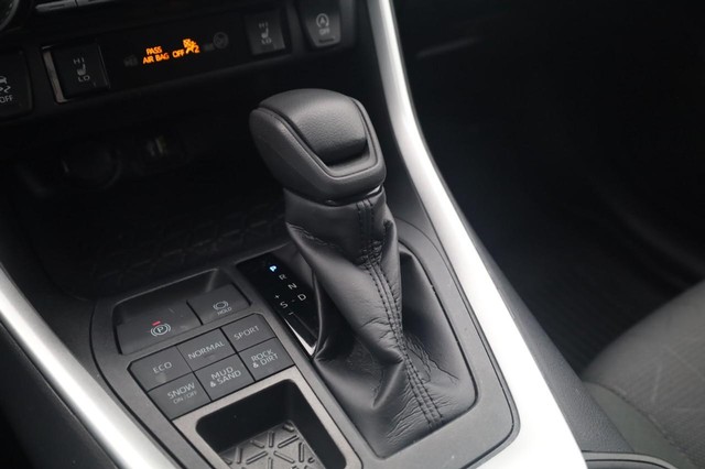 Toyota RAV4 Vehicle Image 18