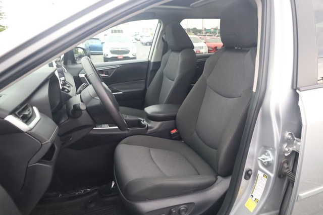 Toyota RAV4 Vehicle Image 19