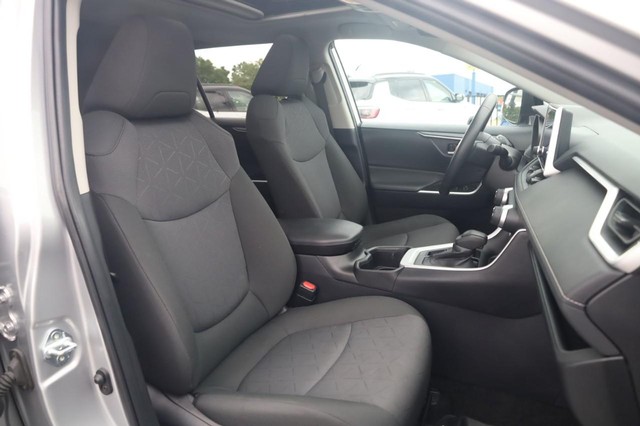 Toyota RAV4 Vehicle Image 20