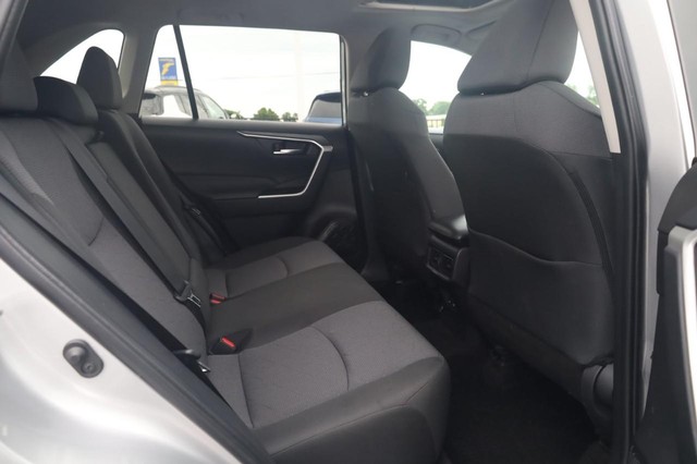 Toyota RAV4 Vehicle Image 21