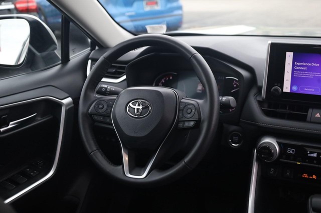 Toyota RAV4 Vehicle Image 23