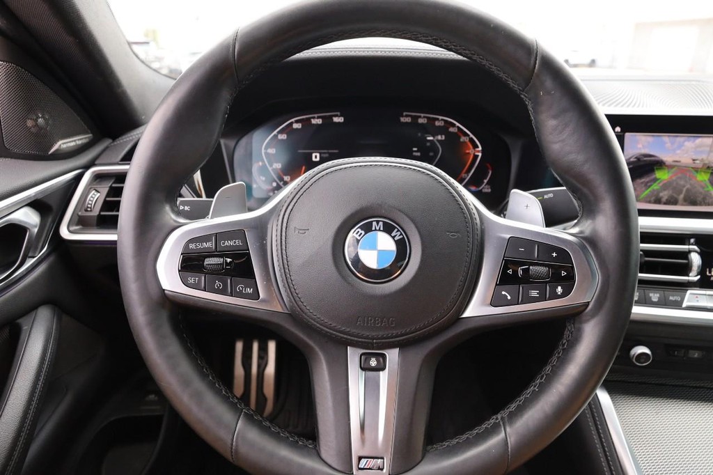 BMW 4 Series Vehicle Full-screen Gallery Image 10