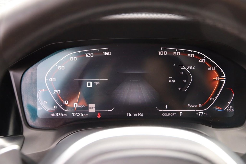 BMW 4 Series Vehicle Full-screen Gallery Image 13