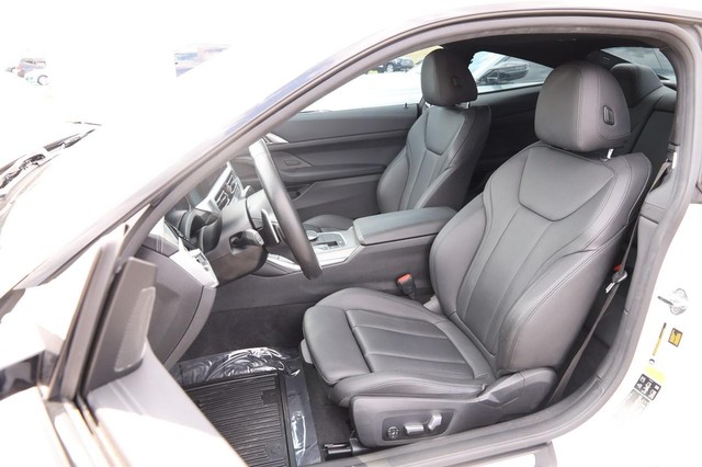 BMW 4 Series Vehicle Image 08