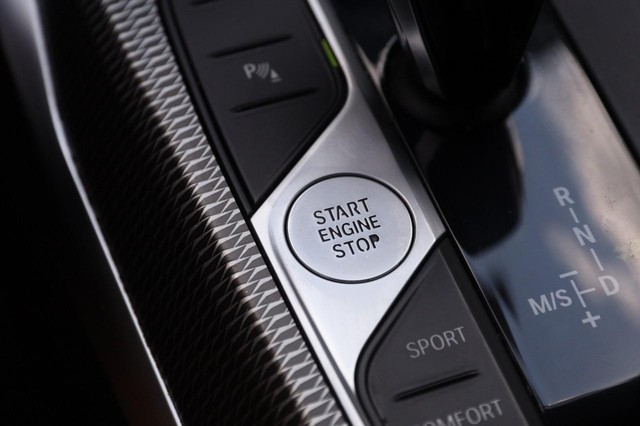 BMW 4 Series Vehicle Image 14
