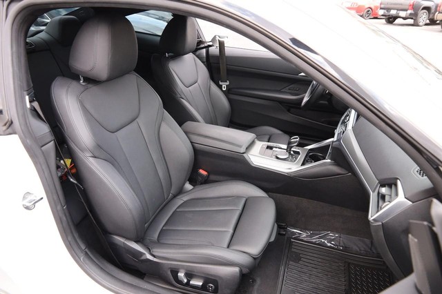 BMW 4 Series Vehicle Image 24