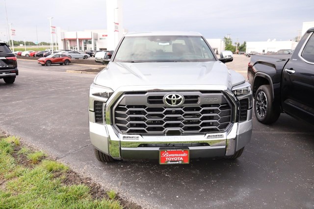 Toyota Tundra 4WD Vehicle Image 03