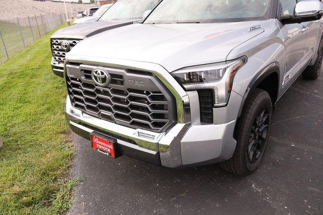 Toyota Tundra 4WD Vehicle Image 05