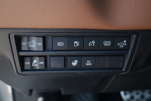 Toyota Tundra 4WD Vehicle Image 13