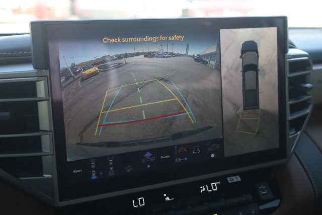 Toyota Tundra 4WD Vehicle Image 16