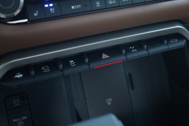 Toyota Tundra 4WD Vehicle Image 18