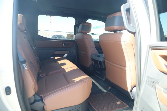 Toyota Tundra 4WD Vehicle Image 24