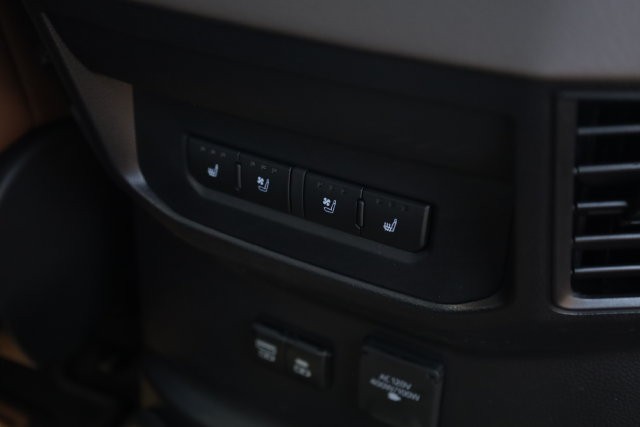 Toyota Tundra 4WD Vehicle Image 25